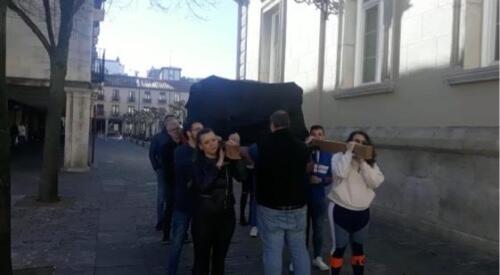 0A9B8515-648B-4087-8FA6-D8A6B4676FAF 4 5005 c